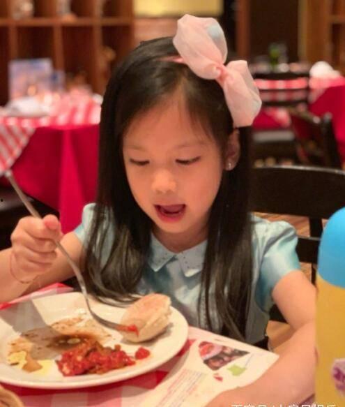 娱乐吃瓜酱女儿,揭秘明星家庭背后的温馨故事  第3张 娱乐吃瓜酱女儿,揭秘明星家庭背后的温馨故事  第3张